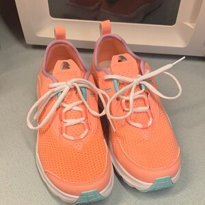 Columbia Womens Coral and Lavender Sneakers